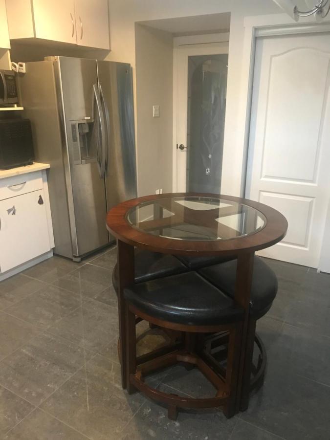 Large Suite With Separate Bathroom Richmond Ngoại thất bức ảnh